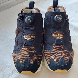 Reebok Disney Jungle Book Instapump Fury Women Size 6.5 Black/Gold/Chalk